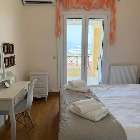 Daire Chrysa Sea View - Kapodistrias Hill